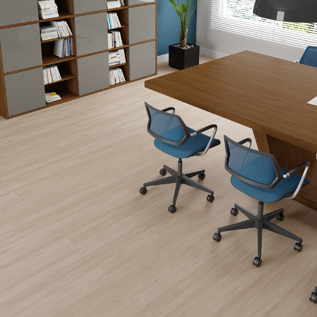 Piso Laminado Olinda com rodapé de 2cm na cor similar - Durafloor