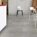 Piso Porcelanato cimento queimado com rodapé de 10cm de porcelanato